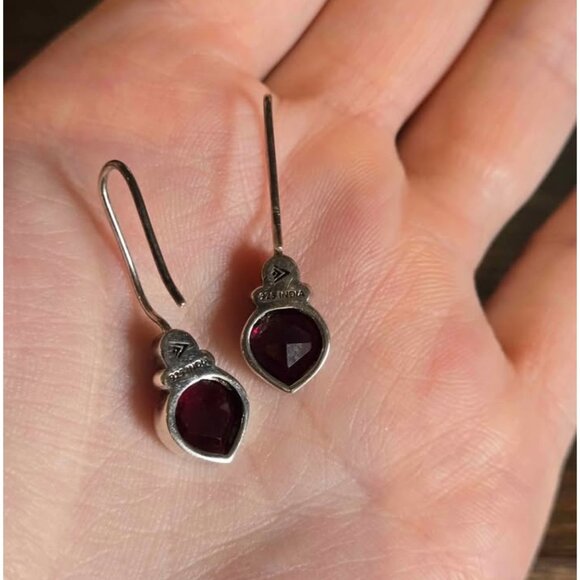 Discontinued Silpada "Get Glowing" Garnet & Pearl Earrings - Picture 5 of 9